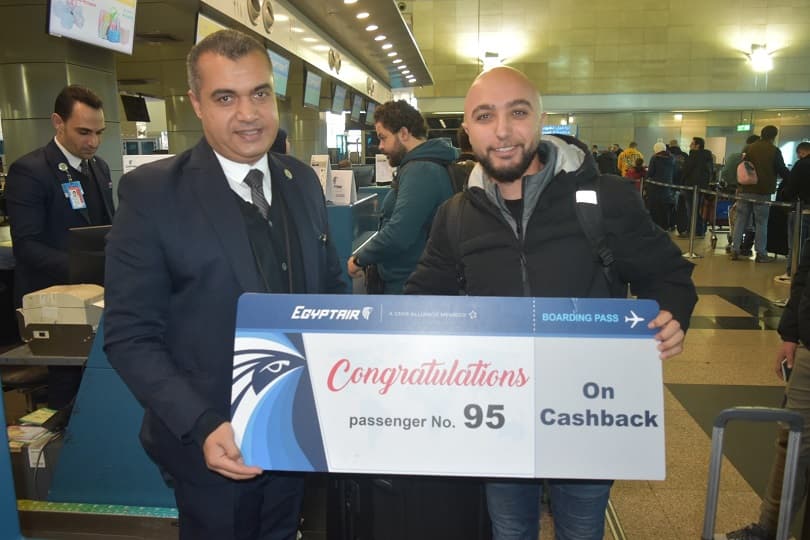 مصر للطيران ترد قيمة التذكرة للمسافر رقم 95 بمطار القاهرة في عيد الطيران المدني الـ95