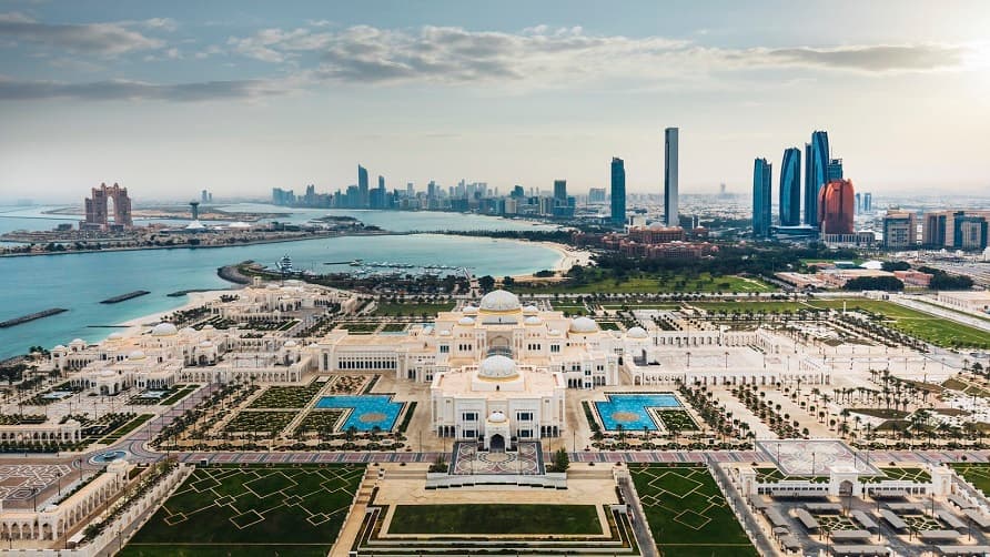 "المركزي" الإماراتي يتوقع أداء قويا لقطاع السياحة بالإمارات بدعم من "COP28" و"فورمولا1"