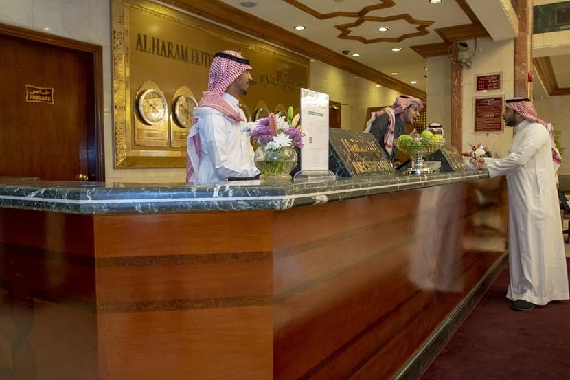 السعودية تطلق برنامجا عن الضيافة لتنمية مهارات العاملين بالإيواء السياحي
