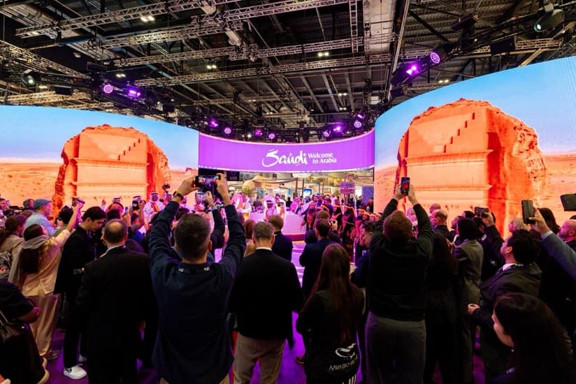 افتتاح جناح "أرض السعودية" في بورصة لندن السياحية "WTM 2025"