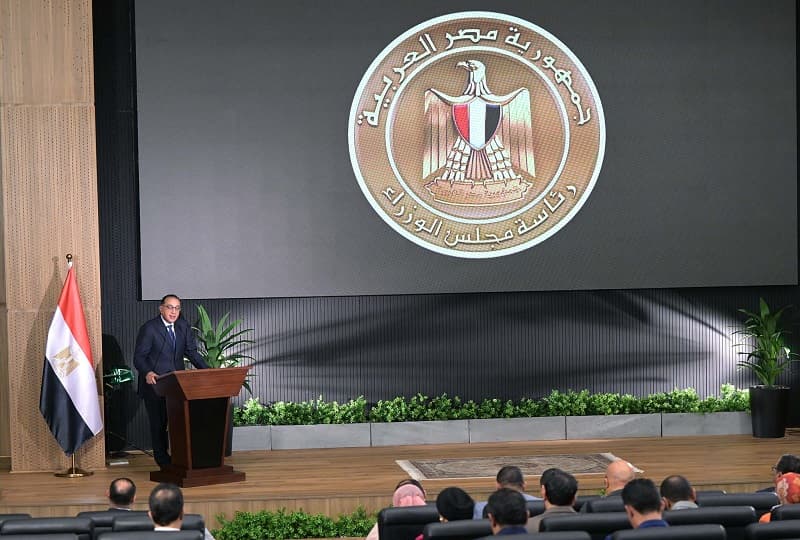 رئيس الوزراء يشدد: أي مواطن يسافر خارج منظومة الحج الرسمي يعرض نفسه للمخاطرة