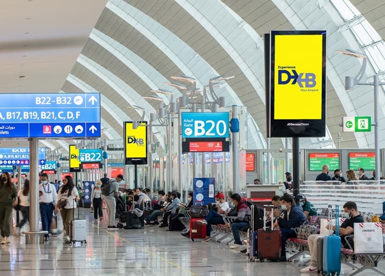 مطار دبي يستأنف تشغيل بعض رحلاته تدريجيا بعد التعليق المؤقت