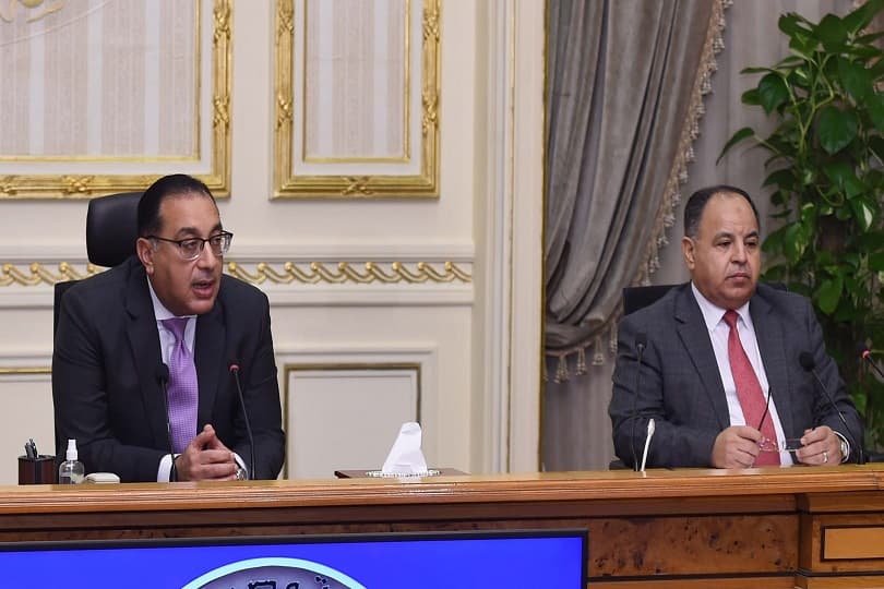 الحكومة: 300 جنيه علاوة للعاملين بالدولة والمعاشات ورفع الحد الأدنى للأجور لـ3000 جنيه