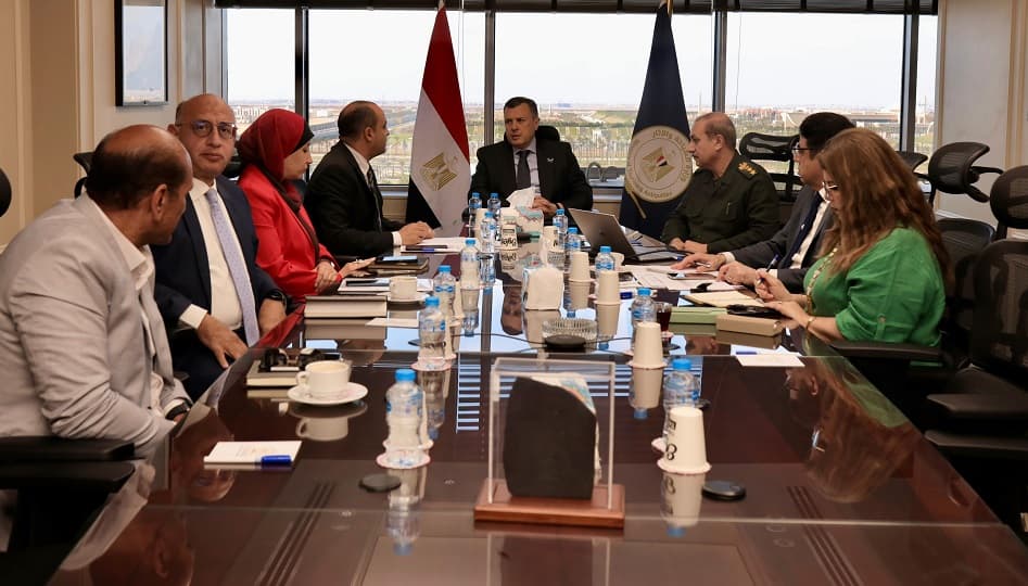 وزير السياحة والآثار يتابع آخر مستجدات مشروع تطوير خدمات الزائرين بمنطقة أهرامات الجيزة