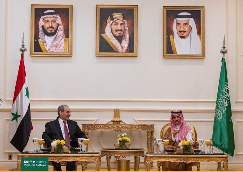 السعودية وسوريا تتفقان على بدء إجراءات استئناف الخدمات القنصلية والرحلات الجوية بين البلدين