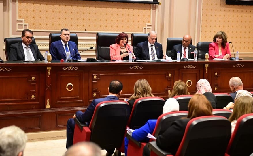 لجنة السياحة بمجلس النواب تصدر توصيات بشأن أزمة الحجاج بموسم حج 1445هـ.. تعرف عليها