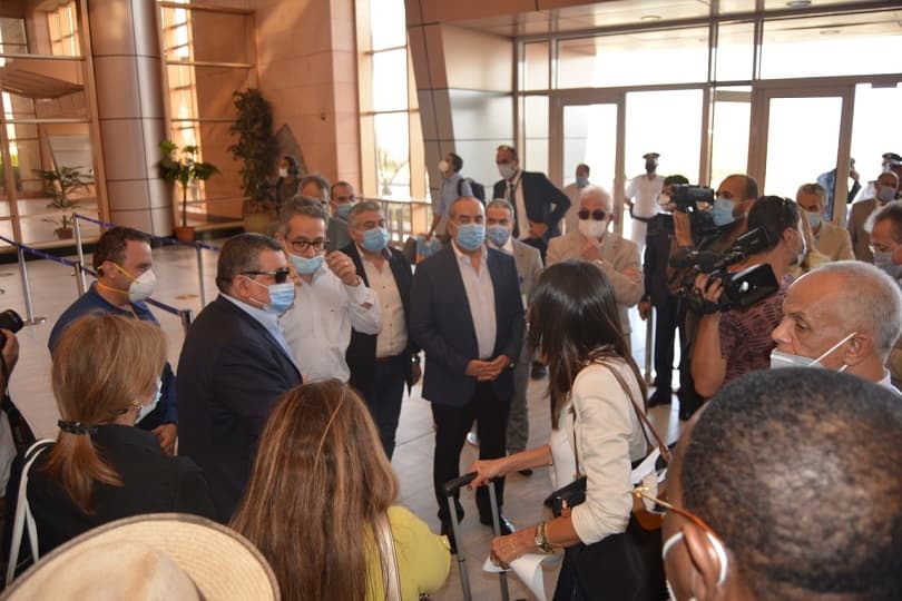 بالصور..4 وزراء و30 سفيرا يتفقدون مطار شرم الشيخ للتعرف على الإجراءات الاحترازية