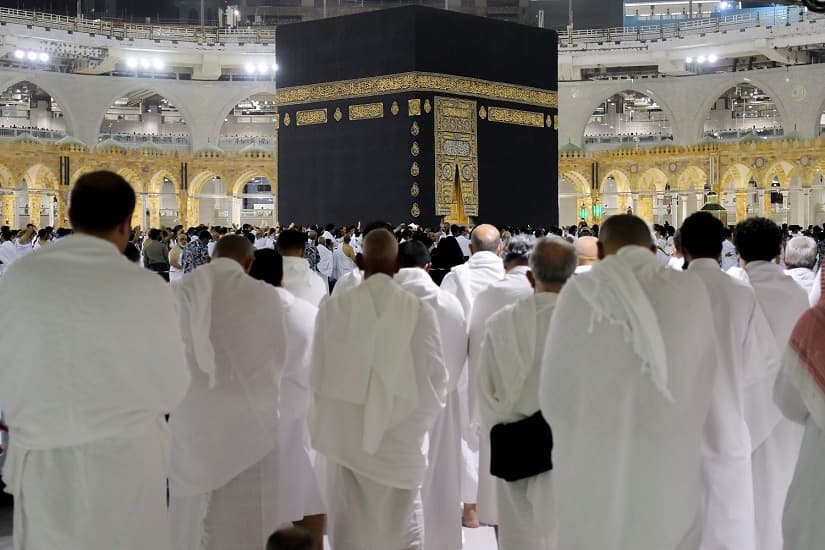 "شئون الحرمين" تدعو الطائفين إلى تجنب التكدس والتدافع والالتزام بآداب المسجد الحرام