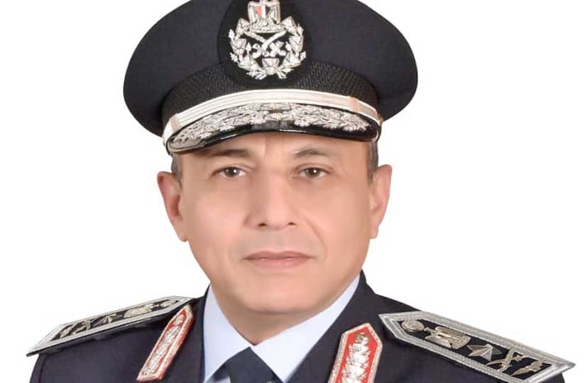 في سابقة من نوعها.. وزير الطيران يتواصل مع راكب مصري لمتابعة شكوى خاصة بحقيبة سفره