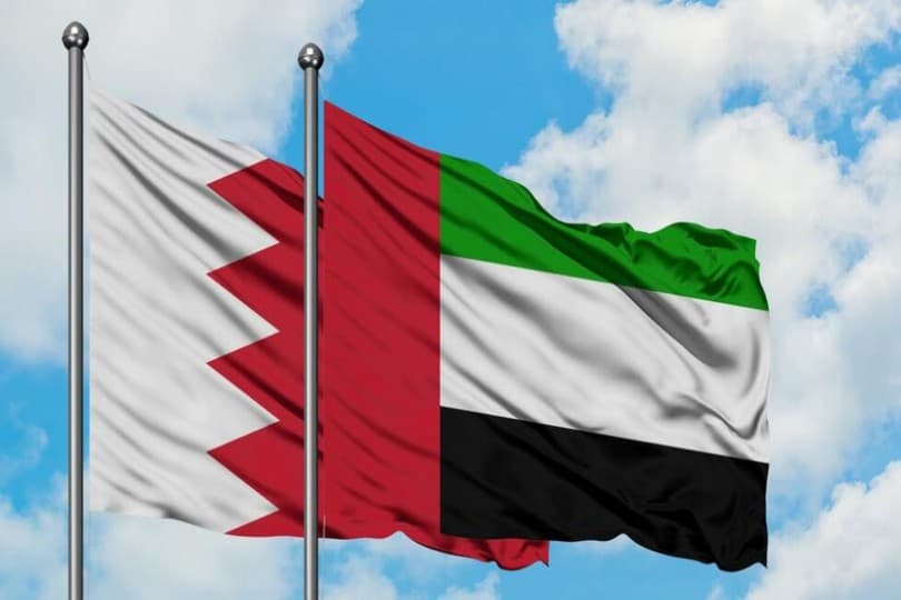 الإمارات والبحرين تعتمدان ممر سفر آمن بينهما للحاصلين على لقاح كورونا
