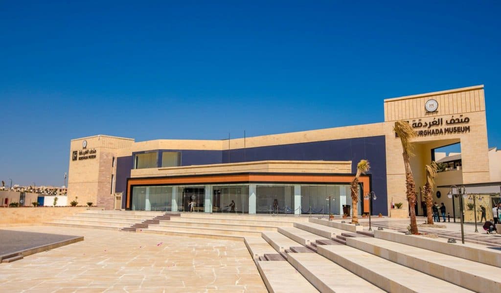 العناني يعيد افتتاح متحف الغردقة أمام الزوار اليوم بعد قرار عودة حركة السياحة الدولية