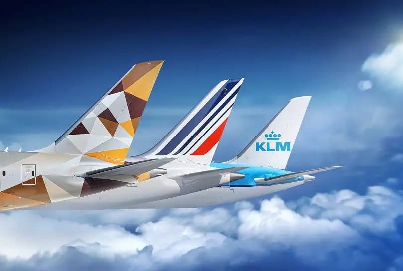 الاتحاد للطيران توقع مذكرة تفاهم مع الخطوط الفرنسية تشمل شراكة جديدة في برنامج الولاء