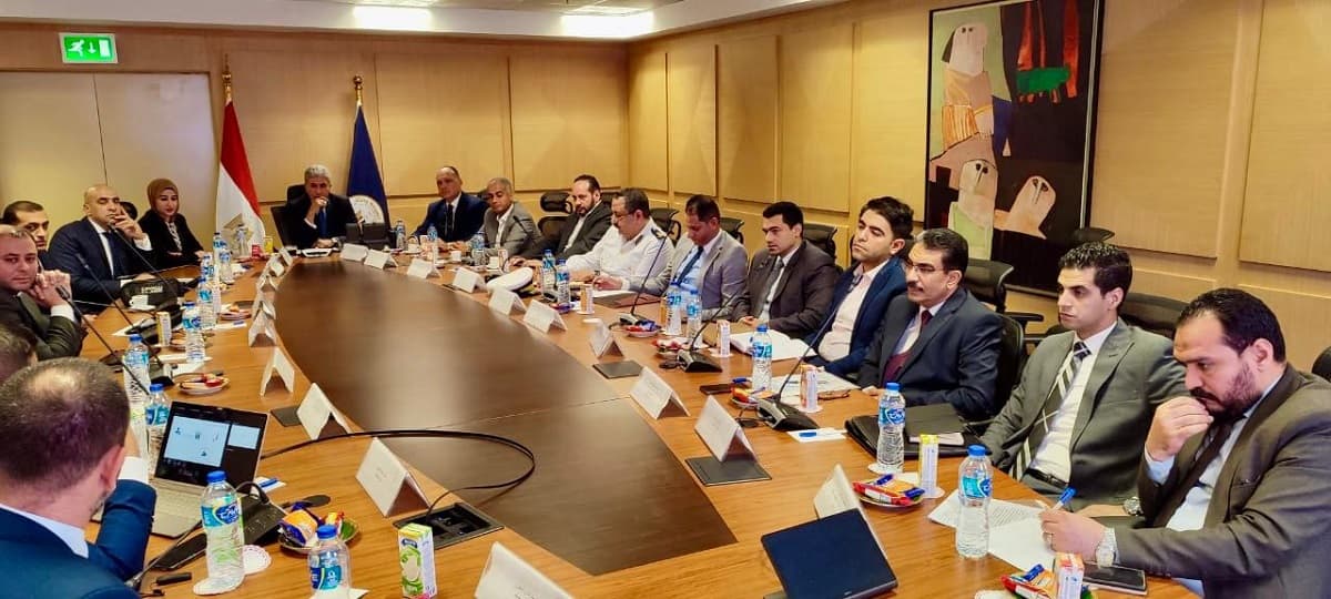 فتحي يناقش تشغيل المنظومة الجديدة للحصول على التأشيرة الاضطرارية عند منافذ الوصول.. تفاصيل