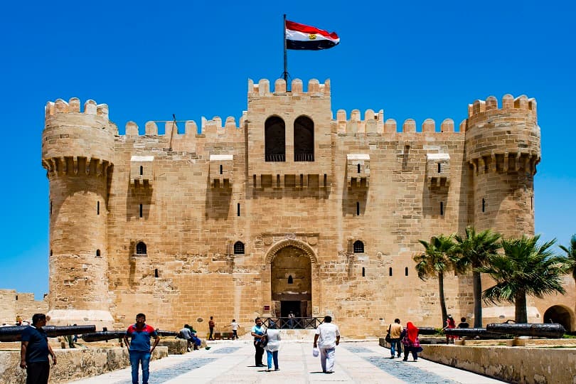 قلعة قايتباي بالإسكندرية تستقبل نحو 23 ألف زائر من المصريين والأجانب خلال عيد الفطر