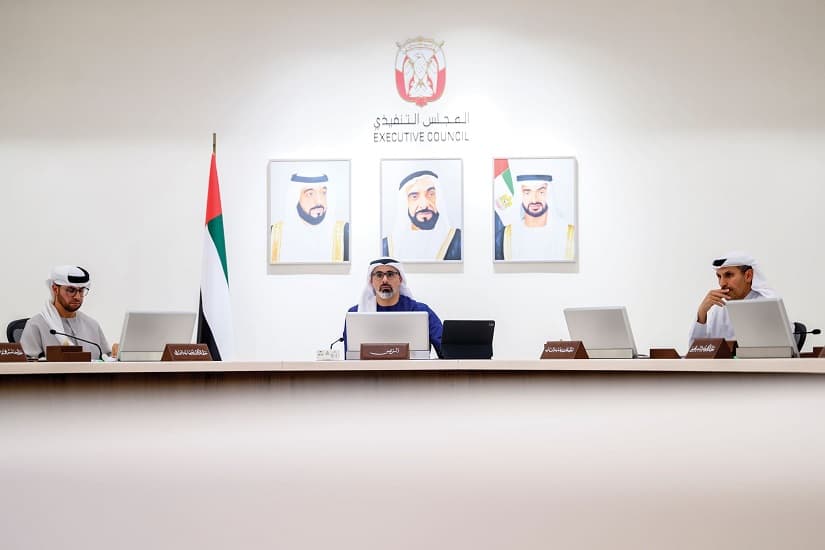 ولي عهد أبوظبي يعتمد استراتيجة السياحة للإمارة لجذب 39.3 مليون زائر بحلول 2030