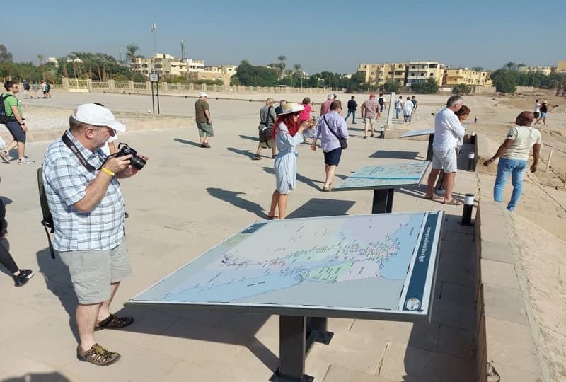 طريق الكباش يجذب آلاف الزائرين السائحين والمصريين في اليوم الأول بعد افتتاحه.. صور