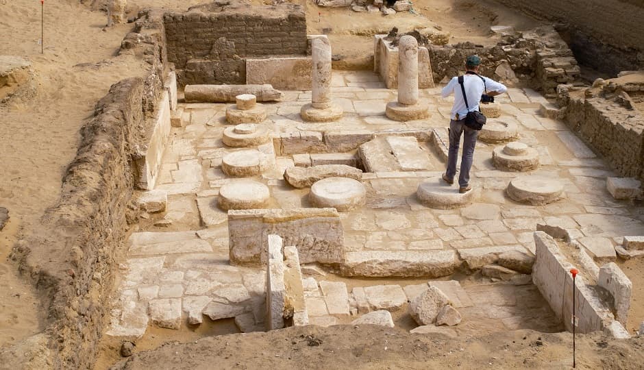 الكشف عن مقبرة و4 مقاصير صغيرة بمنطقة آثار سقارة تعود لعصر الرعامسة