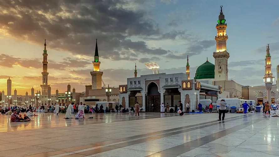 المسجد النبوي بالمدينة المنورة يسجل 5.8 ملايين مصل وزائر خلال أسبوع.. تفاصيل
