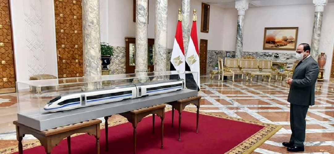 القطار الكهربائي السريع يربط العين السخنة بالعلمين الجديدة.. تعرف على التفاصيل