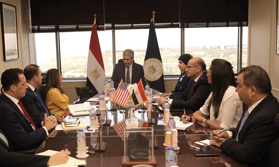 فتحي يبحث مع السفيرة الأمريكية بالقاهرة التعاون السياحي والأثري وزيادة الترويج للمقصد المصري