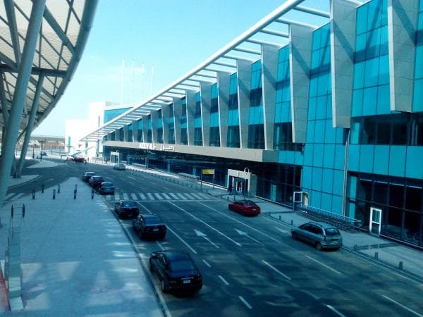 بالصور.. تعرف على تجهيزات مبنى الركاب رقم (2) بمطار القاهرة بعد تطويره