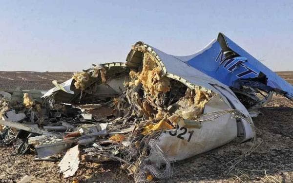 نقل حطام الطائرة الروسية المنكوبة بالكامل من وسط سيناء إلى مطار القاهرة