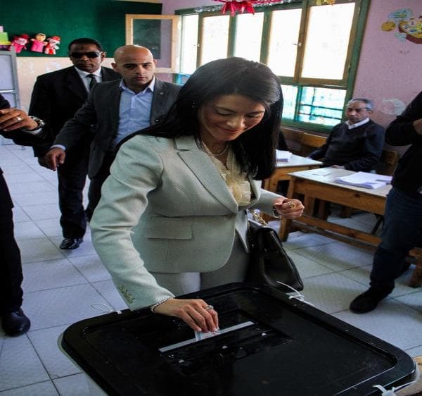 بالصور.. وزيرة السياحة تدلي بصوتها في الانتخابات الرئاسية