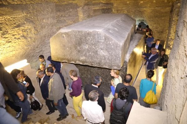 بالصور.. كشف أثري ضخم في سقارة يعود إلى الدولتين القديمة والحديثة يضم 7 مقابر ومومياوات الجعران