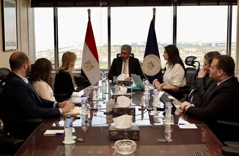 وزير السياحة يبحث مع شركة "فيزا" التعاون لدعم تجربة السائح وتعزيز الدفع الإلكتروني في القطاع