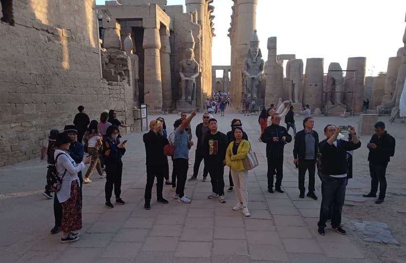 وزير السياحة يشكل لجنة خاصة مناقشة الاستراتيجية العامة لتنشيط وتحفيز السياحة في مصر