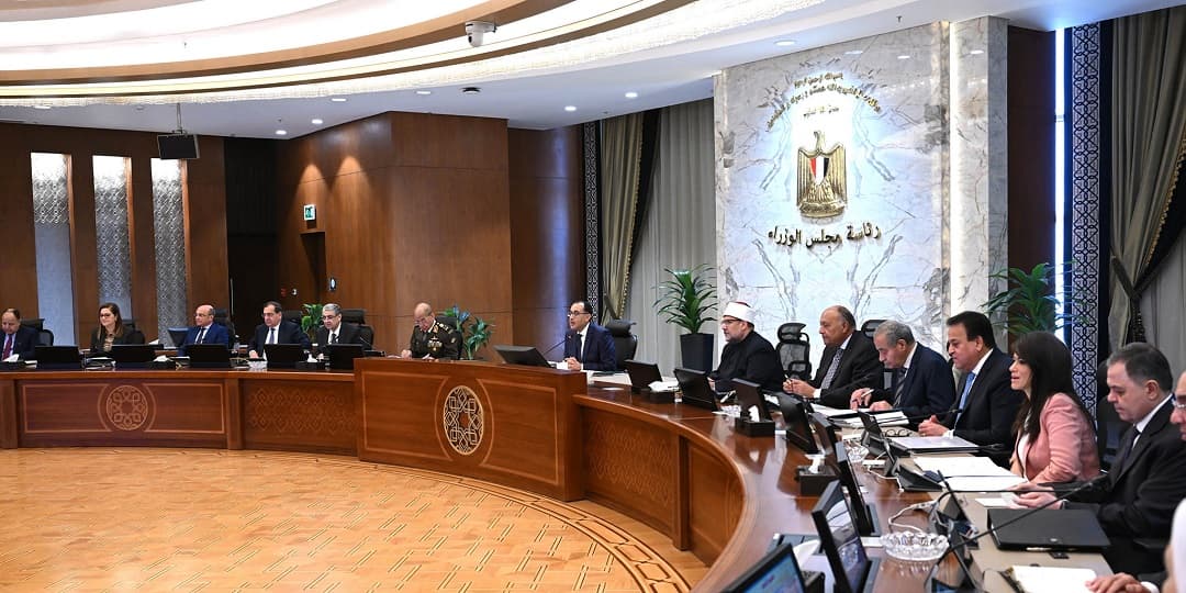 الحكومة تعتمد صرف 6 دفعات إعانات طوارئ للعاملين بفنادق طابا ودهب ونويبع.. بالتفاصيل