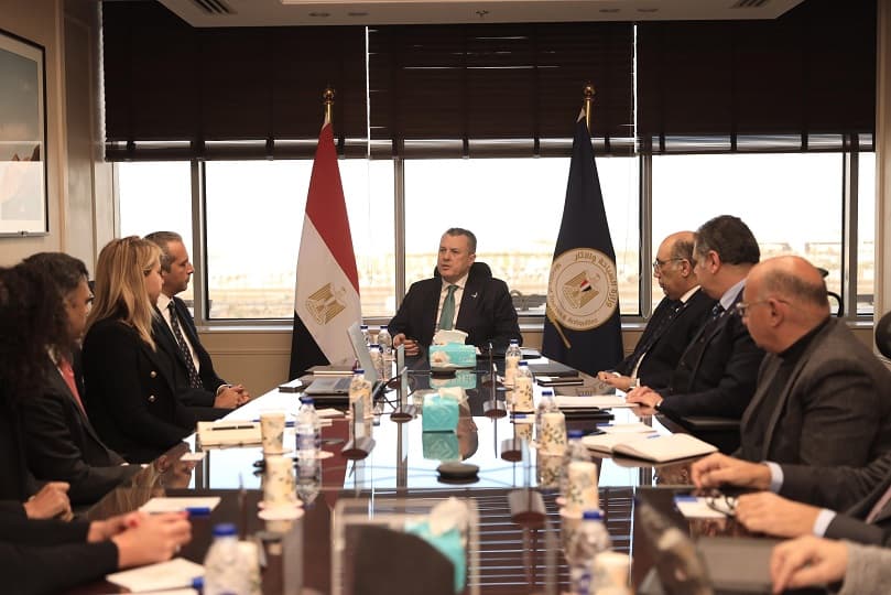 وزير السياحة يبحث مع شركة Visa للمدفوعات الرقمية الاستفادة من خدماتها في السياحة.. تفاصيل