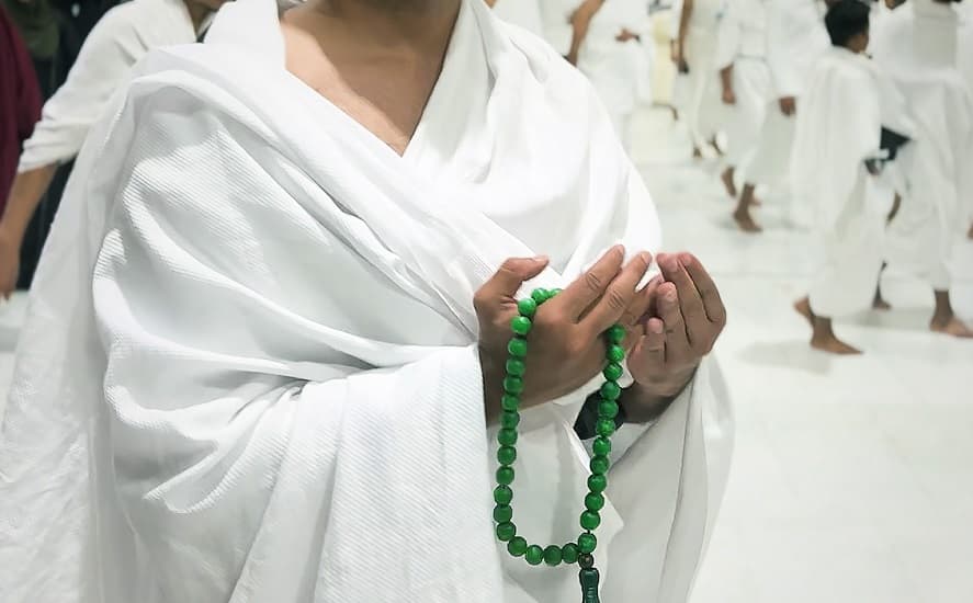 الخطوط السعودية تطلق أول مسبحة صلاة معقمة للحجاج والمعتمرين