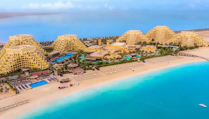 رأس الخيمة بالإمارات تستقبل 654 ألف زائر ونمو عائدات السياحة خلال النصف الأول من 2025