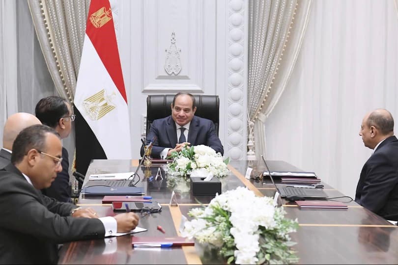 الرئيس السيسي يتابع الاستراتيجية المستقبلية لقطاع الطيران المدني.. تفاصيل