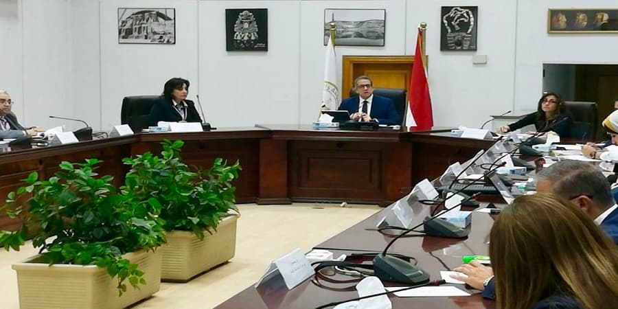 مفاجأة.. وزير السياحة يعلن عن موافقة البنك المركزي على تخفيض فائدة قروض التشغيل إلى 5%