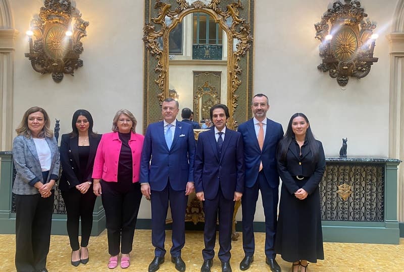 عيسى خلال زيارته لروما يلتقي مع منظمي الرحلات الإيطاليين ووزيرة السياحة الإيطالية