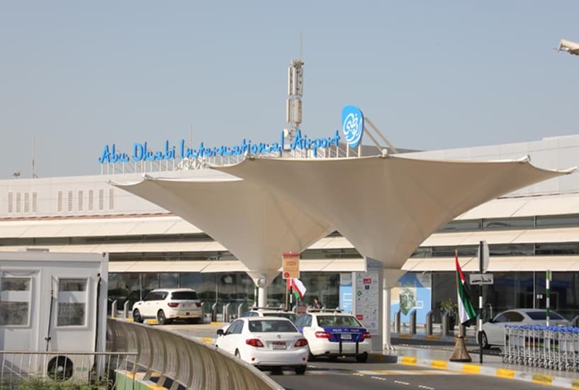 مطارات أبوظبي تستقبل 33 مليون مسافر خلال 2025.. ومطار زايد يستحوذ على 98% من المسافرين