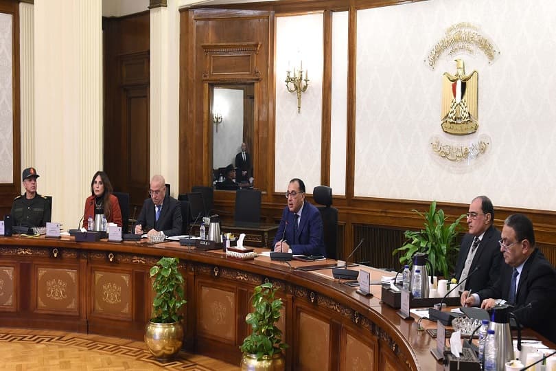 مدبولي يستعرض مخطط التنمية السياحية للعلمين الجديدة والاتفاق مع شركات عالمية لإدارة فنادقها