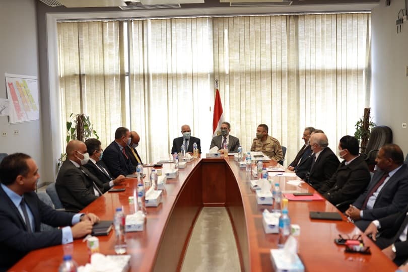وزير السياحة يناقش زيادة الطاقة الفندقية بالجيزة خاصة المحيطة بالمتحف المصري الكبير