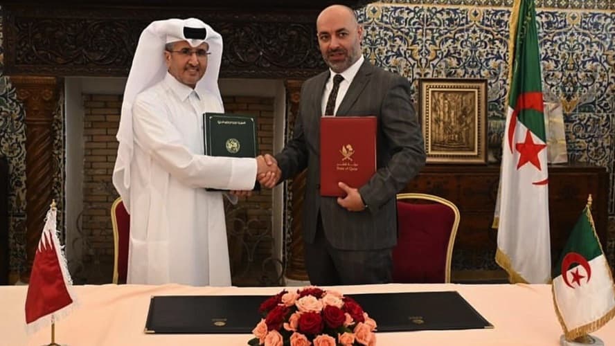 قطر توقع اتفاقية مع الجزائر تتيح للخطوط القطرية تشغيل رحلات بدون حد أقصى
