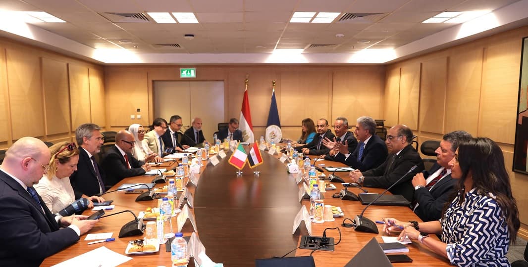 فتحي يبحث وزير الثقافة والآثار الإيطالي تعزيز التعاون الأثري وإقامة معارض بإيطاليا في 2025
