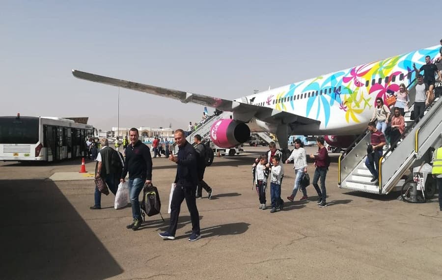 وزير السياحة: 30% زيادة في مقاعد الطيران القادم إلى مصر خلال 2023.. ونمو الـ"منخفض التكاليف"