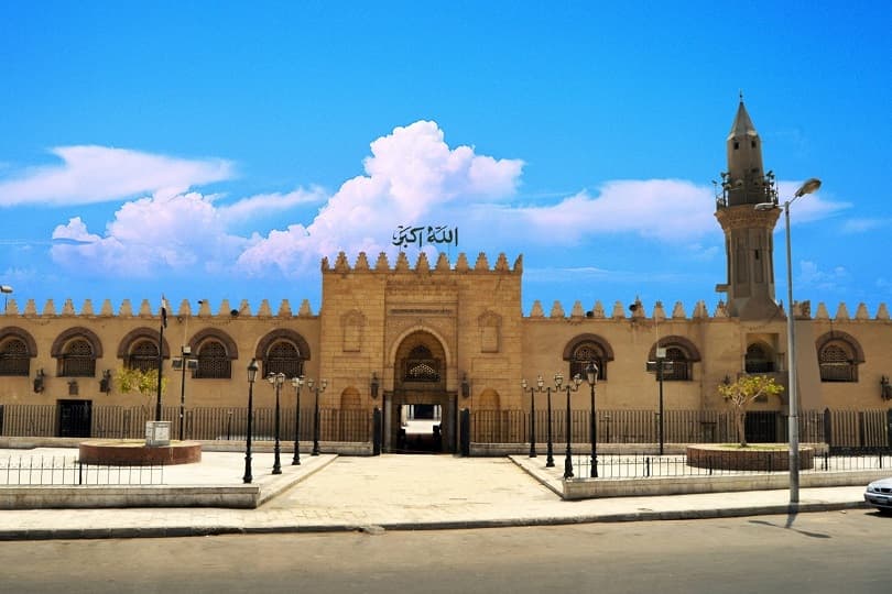 تحديد حرم عدد من المواقع الأثرية.. منها مسجد عمرو بن العاص ومشيخة الأزهر