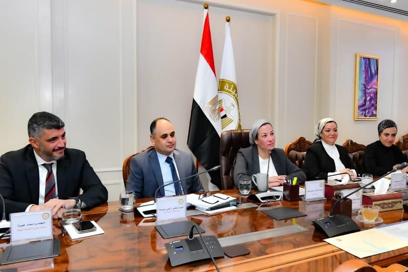 وزيرة البيئة تبحث الموقف التنفيذي لمشروع "جرين شرم" بشرم الشيخ لدعم السياحة البيئية