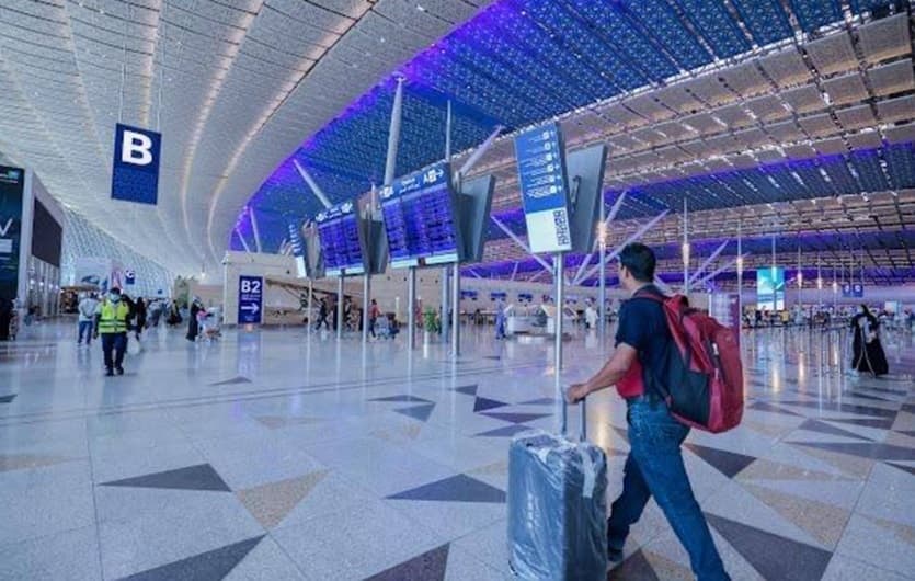 "الطيران المدني" السعودية تصدر تقرير أداء المطارات الداخلية والدولية خلال يوليو 2025