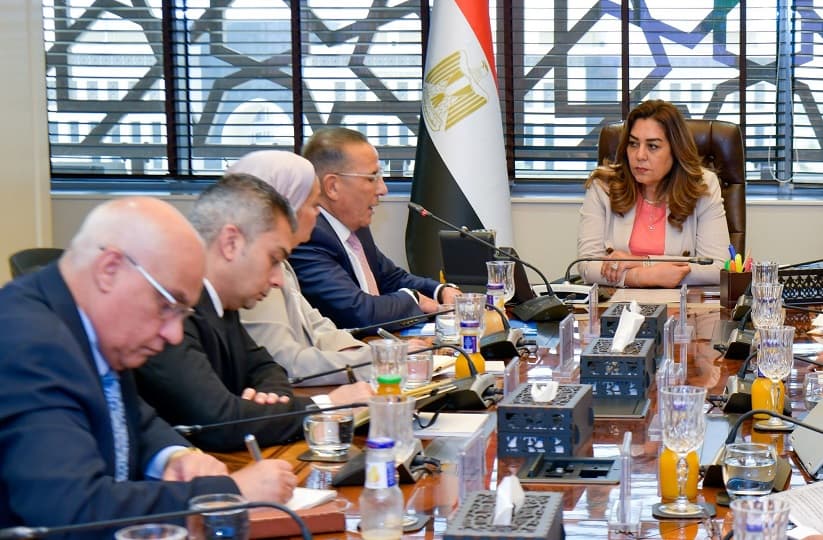 وزيرة البيئة تبحث فرص الاستثمار في السياحة البيئية بشرم الشيخ مع رئيس اتحاد الغرف السياحية