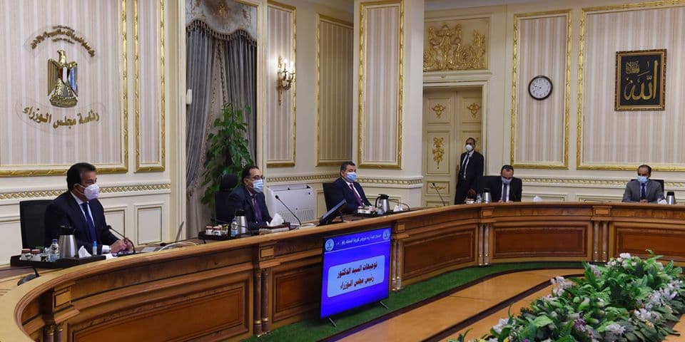 لجنة إدارة أزمة كورونا تعلن مواعيد حظر التجول الجديدة وفتح دور العبادة وبدء نشاط الأندية