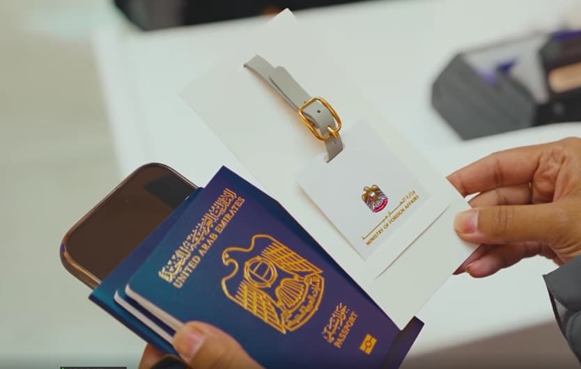 "مطارات أبوظبي" توفر بطاقة خدمات المسافر الإماراتي في مطار زايد