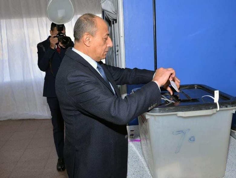 وزير الطيران المدني يدلي بصوته في الانتخابات الرئاسية 2024